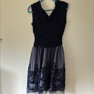 Elegant Formal Navy Sleeveless Dress size 4